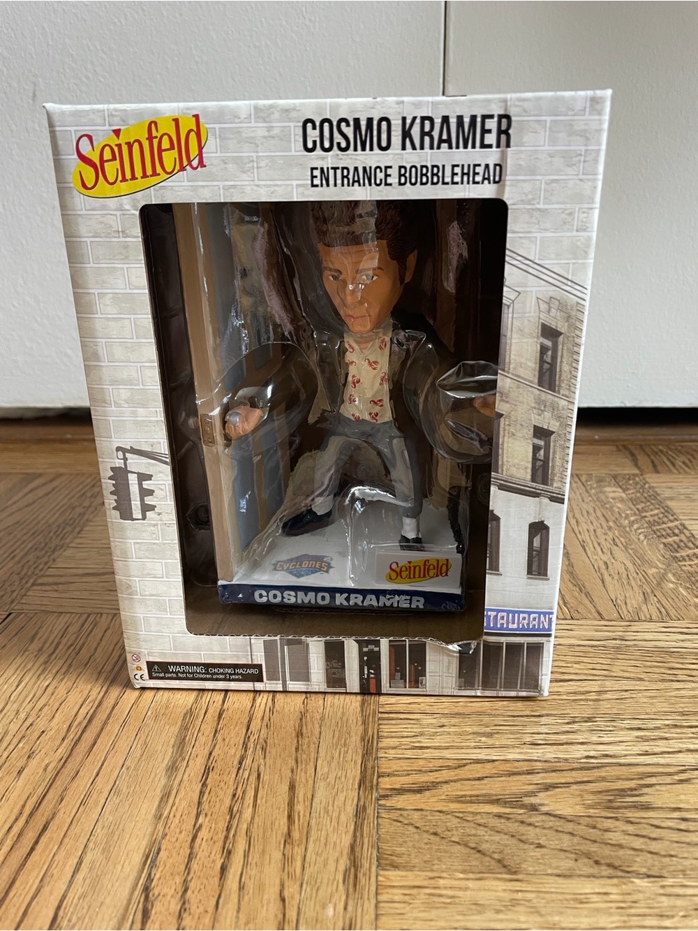 Seinfeld Cosmo Kramer Entrance Bobblehead NWT